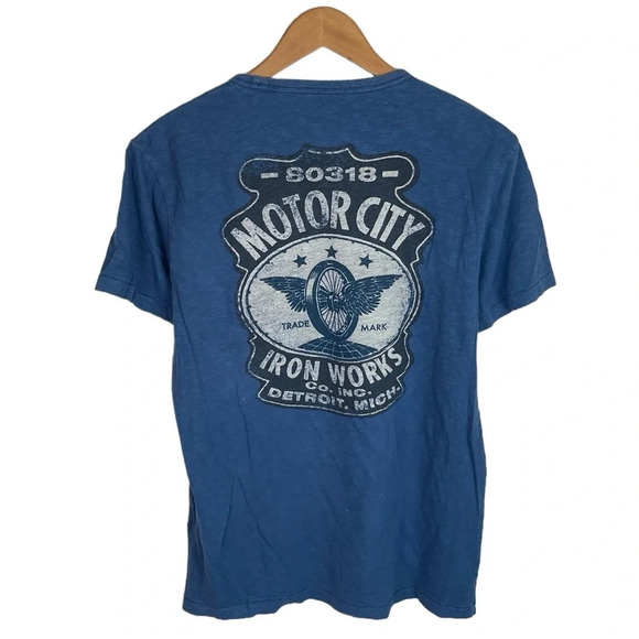 TS1011 Men’s Lucky Brand Motor City Iron Works Buckle Logo T Shirt S - Picture 4 of 5